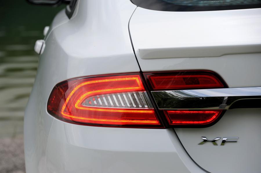  Jaguar XF 2011 года  (фото 27 из 79)